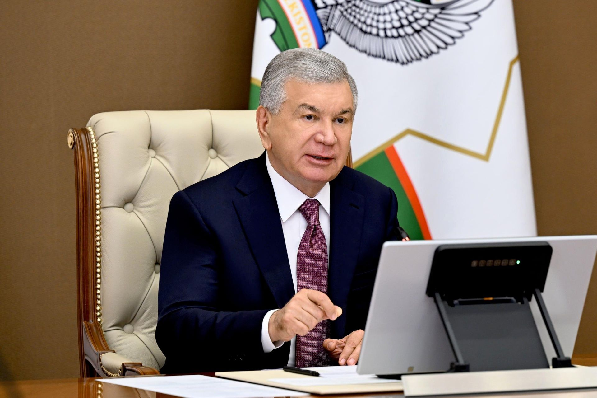 Шавкат Мирзиёев ознакомился с предложениями по социальной защите нуждающихся семей в осенне-зимний период.
 - Sputnik Узбекистан, 1920, 06.10.2026
