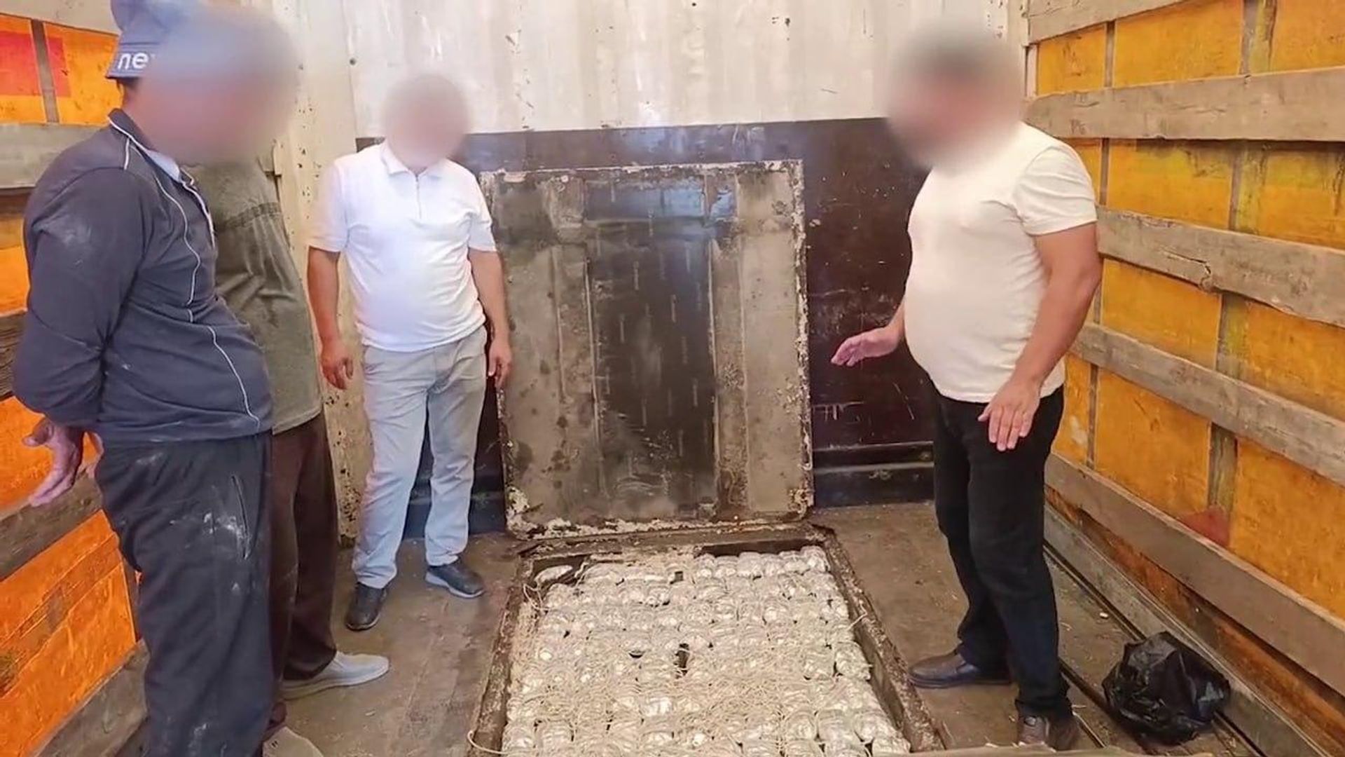 В Узбекистане пресекли незаконный ввоз 48,5 кг наркотиков из Афганистана В Узбекистане пресекли незаконный ввоз 48,5 кг наркотиков из Афганистана - Sputnik Узбекистан, 1920, 07.10.2026