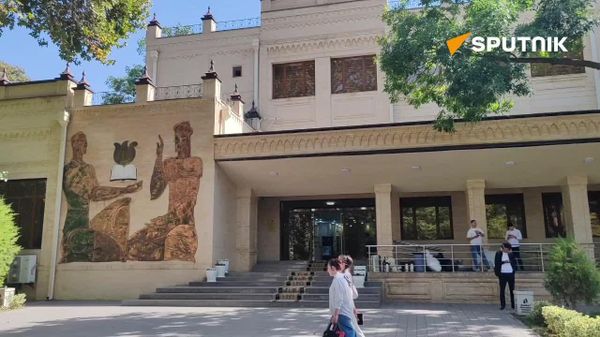 Как привлечь молодежь в библиотеки: эксперты из России и Узбекистана встретились в Самарканде - Sputnik Узбекистан