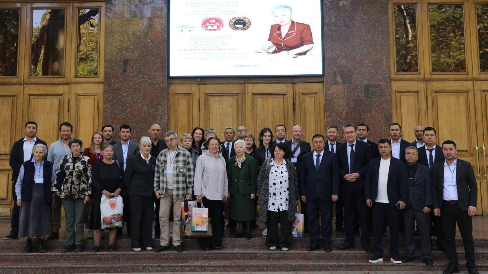 В Самарканде прошла международная конференция, посвященная археологическому наследию Узбекистана. В Самарканде прошла международная конференция, посвященная археологическому наследию Узбекистана. - Sputnik Узбекистан, 1920, 08.10.2026