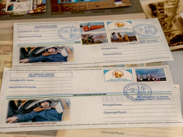 Халқаро почта куни ҳар йили 9 октябрда нишонланади. Ушбу сана 1874 йилда Бутунжаҳон почта иттифоқи ташкил этилганини хотирлайди ва почта хизматининг одамлар ва мамлакатлар ўртасидаги алоқадаги ролини ёдга олади. - Sputnik Ўзбекистон