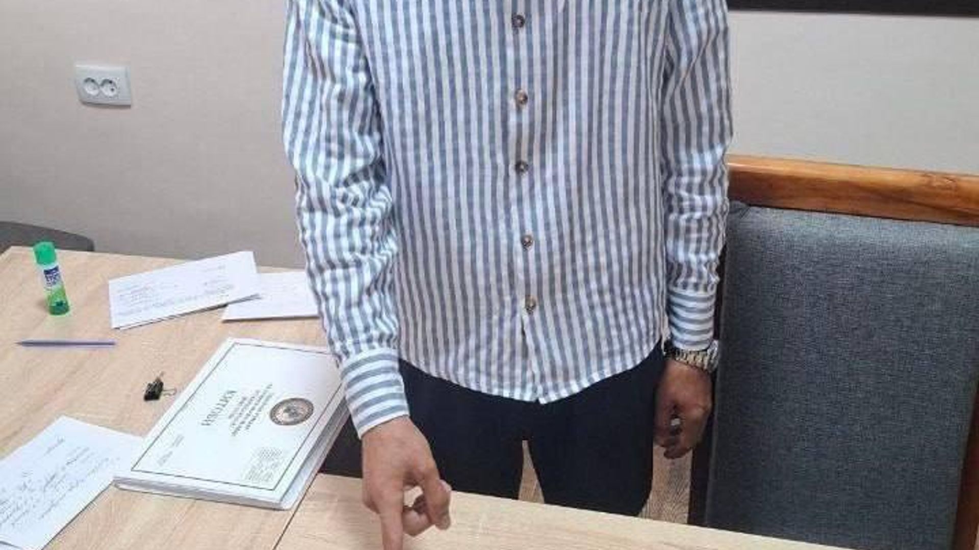 В Бухаре задержали врача за то, что он пообещал выписать фейковую справку В Бухаре задержали врача за то, что он пообещал выписать фейковую справку - Sputnik Узбекистан, 1920, 10.10.2026