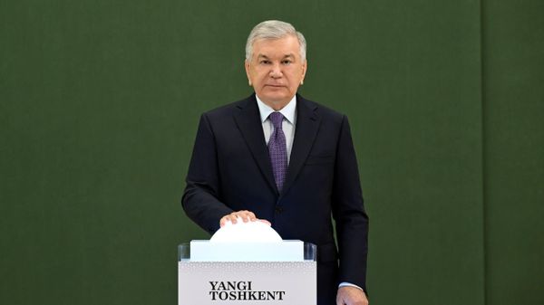 Президент Шавкат Мирзиёев принял участие в церемонии ввода в строй и начала строительства новых проектов в Новом Ташкенте - Sputnik Ўзбекистон