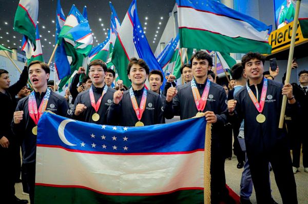 Робототехника бўйича жаҳон чемпиони бўлган ёшлар Робототехника бўйича жаҳон чемпиони бўлган ёшлар - Sputnik Узбекистан