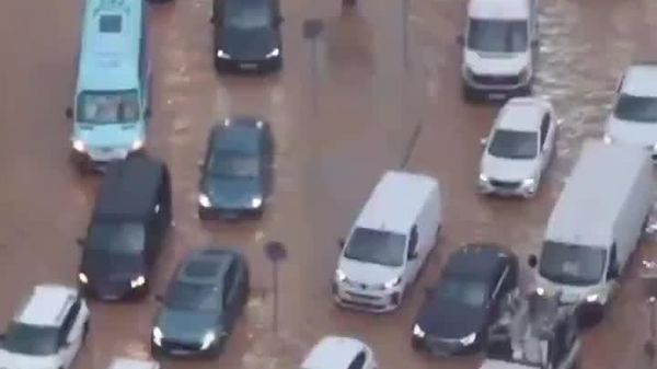 Второй день непогоды в Стамбуле: ливни затопили улицы и часть больницы - Sputnik Узбекистан