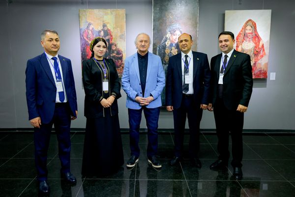 Выставка туркменских художников в Ташкенте Выставка туркменских художников в Ташкенте - Sputnik Узбекистан