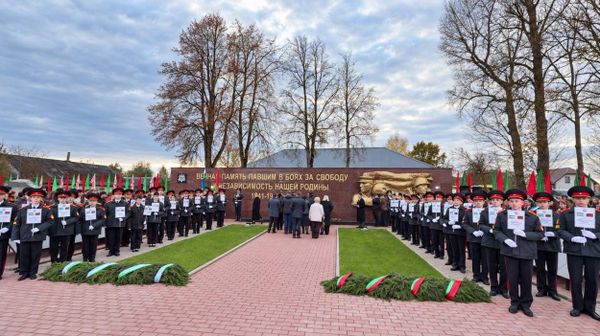 V Belarusi ustanovili pamatniy znak urojensam Uzbekistana, pogibshim pri osvobojdenii Vitebshini. - Sputnik O‘zbekiston