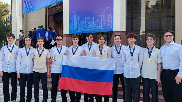 В Самарканде подвели итоги II Международной олимпиады по физике имени Ахмада аль-Фергани. - Sputnik Узбекистан