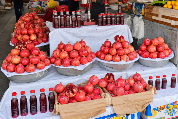 Anorlar va yangi siqilgan anor sharbati - Sputnik O‘zbekiston
