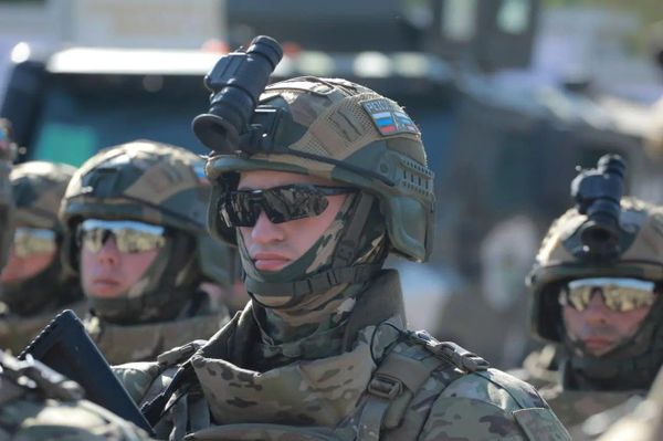 На полигоне Термез прозвучали гимны Узбекистана и России - Sputnik Узбекистан