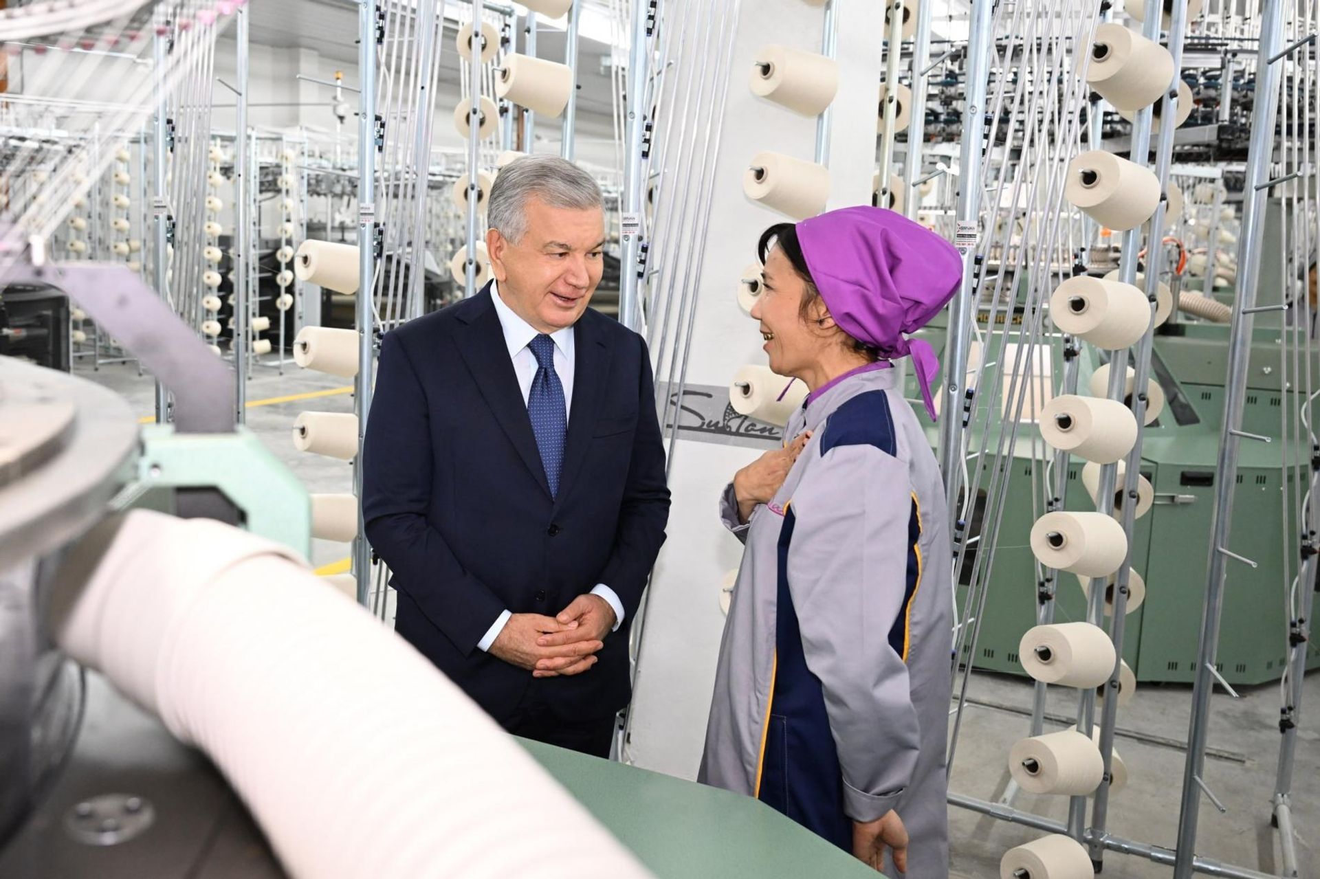 Сокращение потребления воды и энергоресурсов: Мирзиёев посетил предприятие в Карши - Sputnik Узбекистан, 1920, 21.10.2026