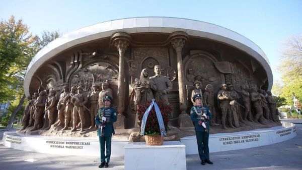 В Ташкенте почтили память сотрудников органов внутренних дел, погибших при исполнении долга. - Sputnik Узбекистан