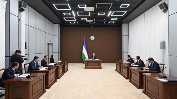 Шавкат Мирзиёев ознакомился с презентацией по внедрению современных методов управления в сферу кинематографии и созданию национального кинобренда O‘zbekfilm - Sputnik Узбекистан