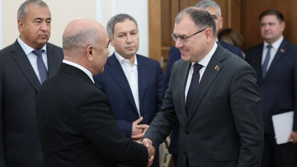Заместитель премьер-министра Беларуси Виктор Каранкевич встретился с хокимом Ташобласти Узбекистана Зойиром Мирзаевым - Sputnik Узбекистан