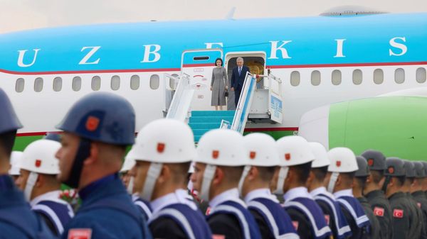 Шавкат Мирзиёев прибыл в Турцию - Sputnik Узбекистан