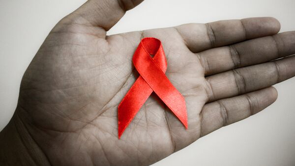 Красная лента - символ борьбы с СПИДом - Sputnik Узбекистан