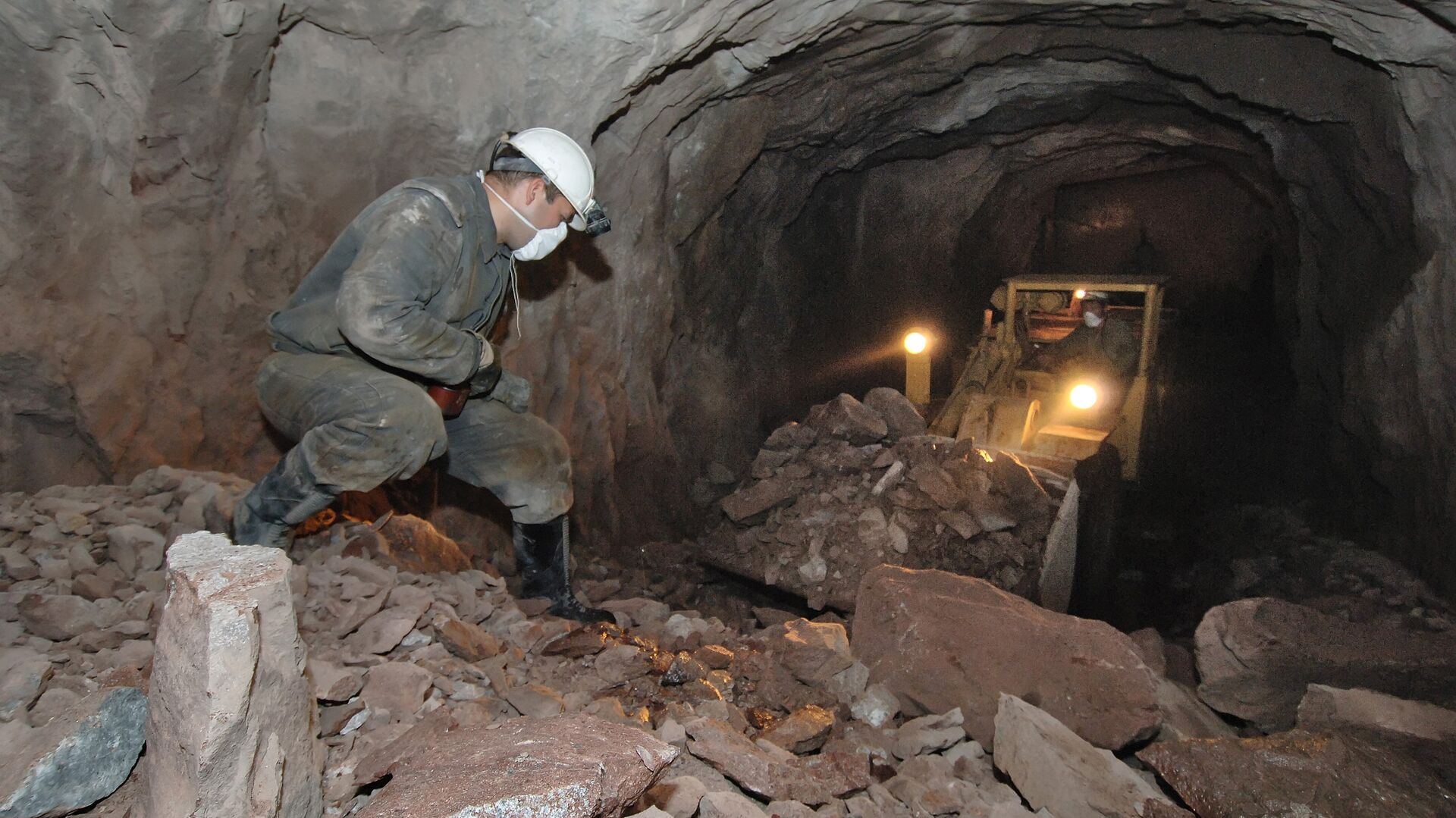 Добыча урановых руд в руднике - Sputnik Узбекистан, 1920, 18.07.2022