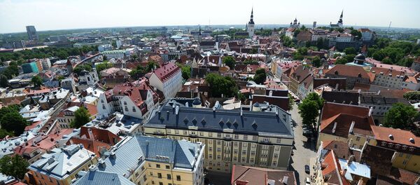 Вид на Старый город с верхушки церкви Олевисте. Таллин - Sputnik Узбекистан