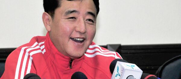 Главный тренер национальной сборной КНДР Ким Чанг Бок Главный тренер национальной сборной КНДР Ким Чанг Бок - Sputnik Узбекистан