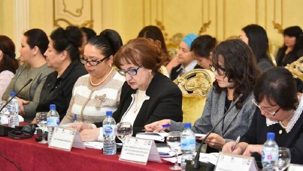 Круглый стол по выполнению рекомендаций Комитета ООН о ликвидации всех форм дискриминации в отношении женщин - Sputnik Узбекистан