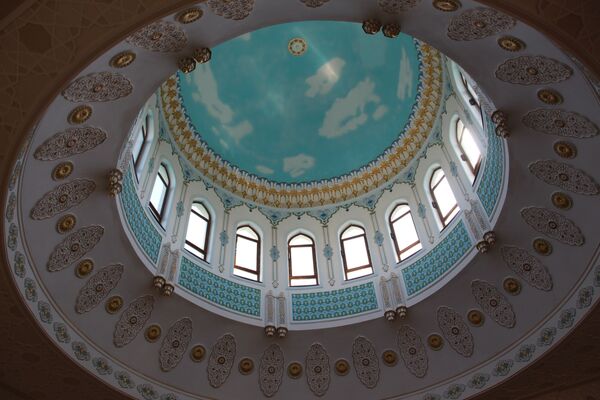 Купол мечети Яккасарай, вид изнутри. - Sputnik Узбекистан