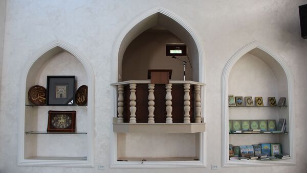 Мимба́р—кафедра или трибуна в соборной мечети, с которой имам читает пятничную проповедь - Sputnik Ўзбекистон