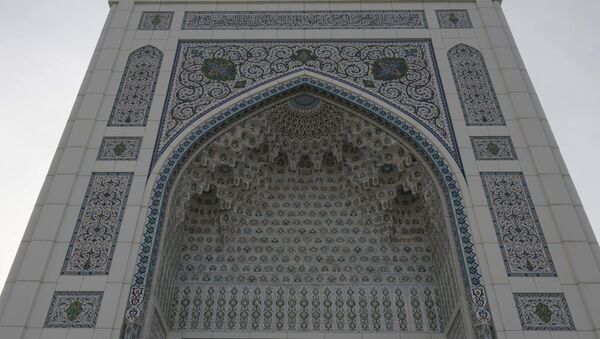 Орнамент и арабские надписи над входом мечети Минор - Sputnik Ўзбекистон