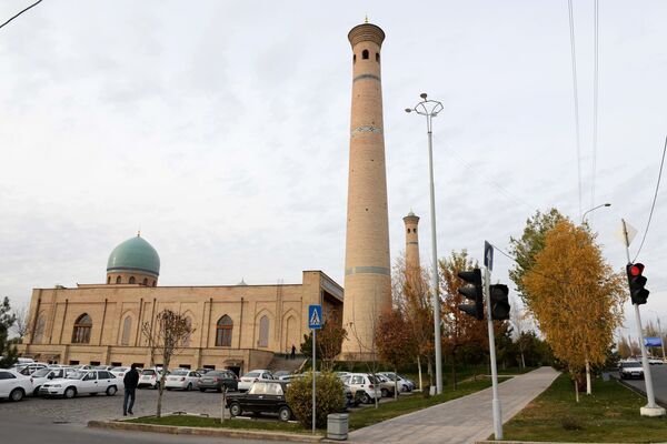 Соборная мечеть Хазрати Имам Возведена в 2007 году по инициативе и проекту президента Республики Узбекистан Ислама Каримова - Sputnik Узбекистан