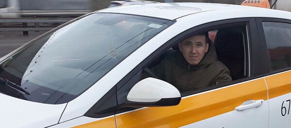 Таксист в Москве Кайрат Тентимишев Таксист в Москве Кайрат Тентимишев - Sputnik Узбекистан