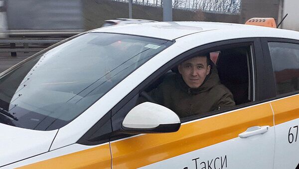 Таксист в Москве Кайрат Тентимишев - Sputnik Ўзбекистон