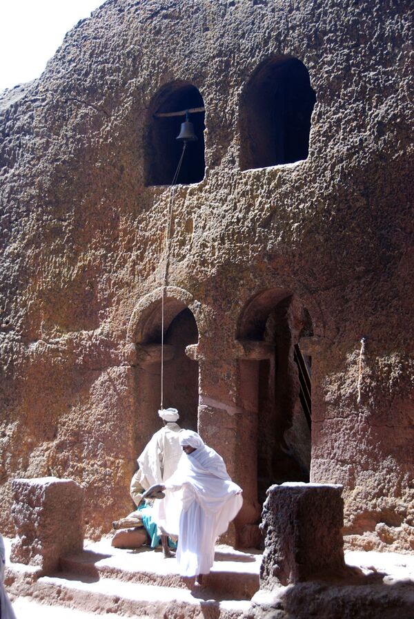 Один из храмов Лалибэлы, высеченный в скалах. Эфиопия. - Sputnik Узбекистан