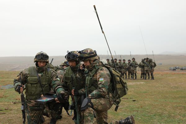 Проверка боеготовности Вооруженных сил Республики Узбекистан - Sputnik Узбекистан