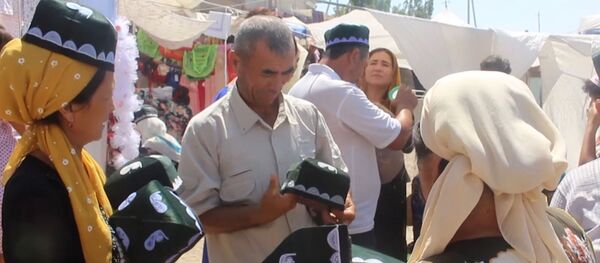 Как делают знаменитые чустские тюбетейки Как делают знаменитые чустские тюбетейки - Sputnik Узбекистан