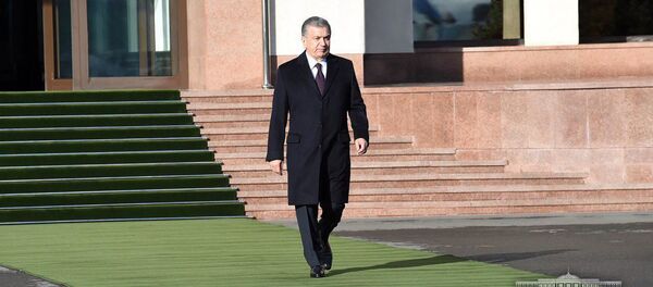 Шавкат Мирзиёев для ознакомления с социально-экономическими проектами отбыл в Хорезмскую область Шавкат Мирзиёев для ознакомления с социально-экономическими проектами отбыл в Хорезмскую область - Sputnik Ўзбекистон