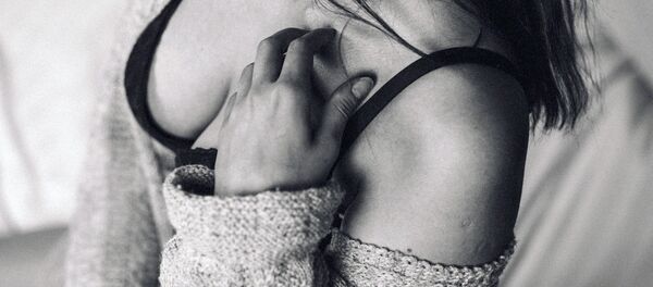 Девушка. Иллюстративное фото Девушка. Иллюстративное фото - Sputnik Ўзбекистон