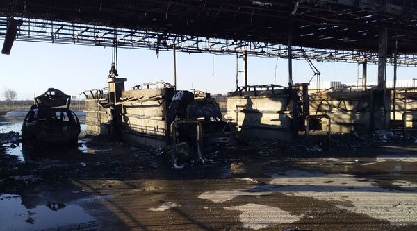 В Бухаре из-за утечки газа загорелась автозаправка - видео - Sputnik Узбекистан