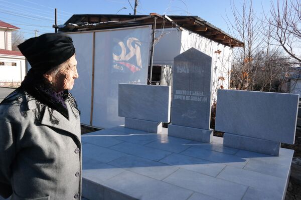 Yaxshi insonni nomi hech qachon o‘chmaydi - Darxon mahallasida urush qahramonlari xotirlandi Yaxshi insonni nomi hech qachon o‘chmaydi - Darxon mahallasida urush qahramonlari xotirlandi - Sputnik O‘zbekiston