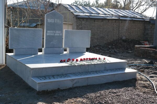 Yaxshi insonni nomi hech qachon o‘chmaydi - Darxon mahallasida urush qahramonlari xotirlandi Yaxshi insonni nomi hech qachon o‘chmaydi - Darxon mahallasida urush qahramonlari xotirlandi - Sputnik O‘zbekiston