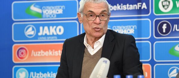 Главный тренер сборной Узбекистана Эктор Купер - Sputnik Узбекистан