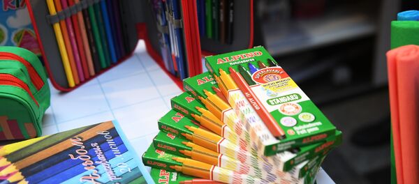 Школьная ярмарка в ГУМе - Sputnik Узбекистан