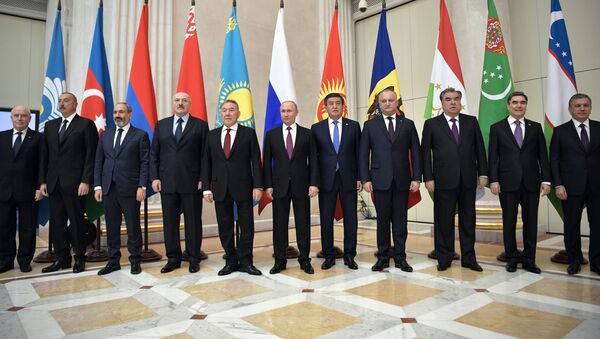 Церемония фотографирования глав государств-участников Содружества Независимых Государств - Sputnik Узбекистан