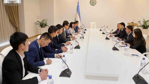 В хокимияте Ташкента прошла встреча с представителями правительства Кыргызстана и Государственного агентства по молодежной политике, физической культуре и спорту - Sputnik Узбекистан