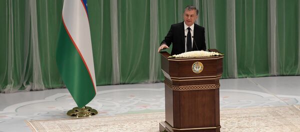 Президент Узбекистана Шавкат Мирзиёев на торжествах в честь Дня Конституции Президент Узбекистана Шавкат Мирзиёев на торжествах в честь Дня Конституции - Sputnik Узбекистан
