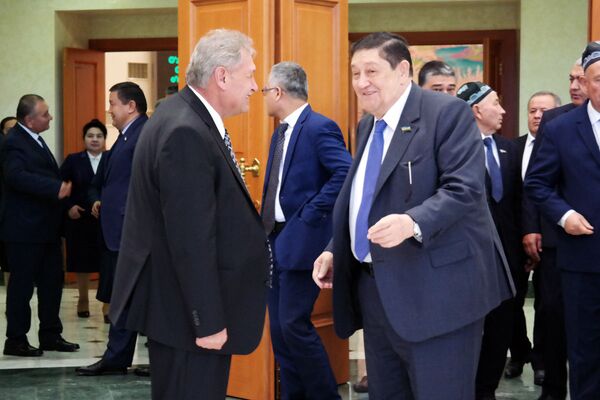 17-ое пленарное заседание Сената Олий Мажлиса РУз - Sputnik Ўзбекистон