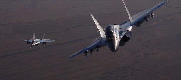 Кадры испытаний новейших истребителей МиГ-35 - Sputnik Ўзбекистон