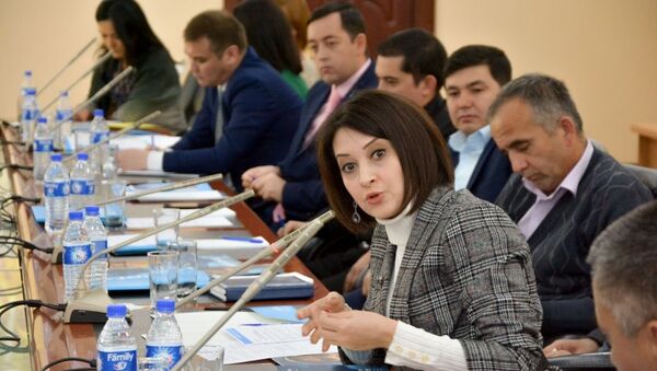 ЮНИСЕФ организовал круглый стол о проблемах молодежи Узбекистана - Sputnik Узбекистан