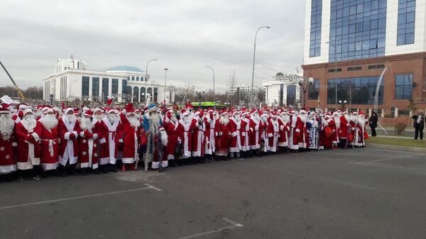 Беш юздан ортиқ қорбоболар Тошкент кўчаларига чиқишди Беш юздан ортиқ қорбоболар Тошкент кўчаларига чиқишди - Sputnik Ўзбекистон