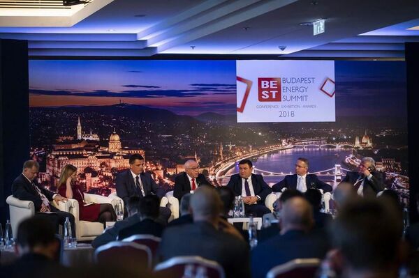 Делегация Узбекистана посетит венгерскую АЭС Пакш - Sputnik Узбекистан