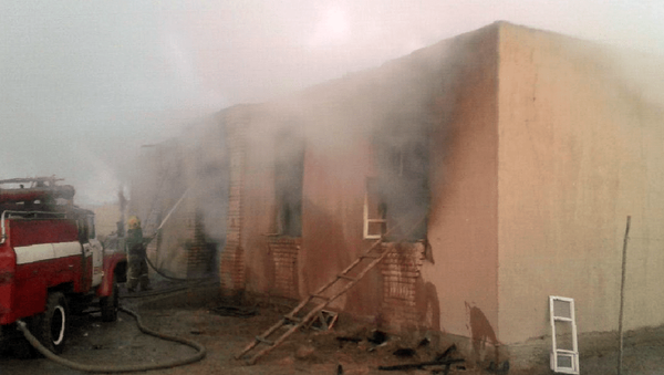 Пожар в жилом доме в Элликкалинском районе Республики Каракалпакстан - Sputnik Ўзбекистон