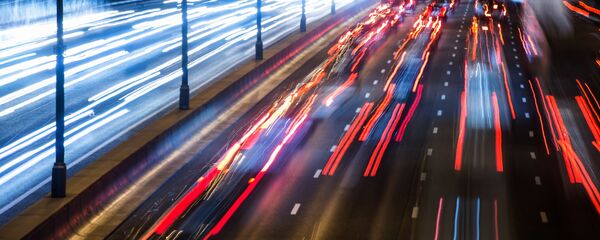 Московская кольцевая автомобильная дорога в южной части Москвы (35 км. МКАД) Московская кольцевая автомобильная дорога в южной части Москвы (35 км. МКАД) - Sputnik Ўзбекистон